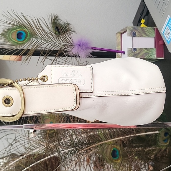 Coach 2008 Winter White Shoulder Bag - Picture 4 of 16